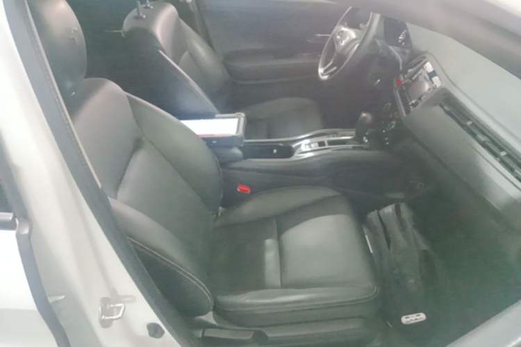 Used Honda Vezel 2017 1.5L CVT 2WD Comfort Model Right Front Seat