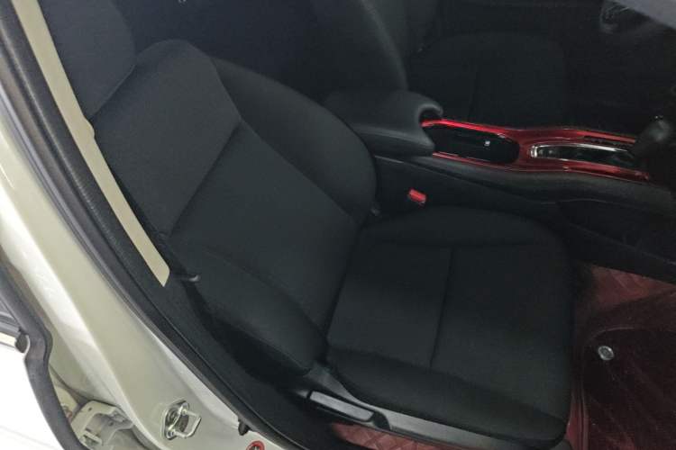 Used Honda Vezel 2017 1.5L CVT 2WD Comfort Model Right Front Seat