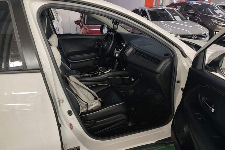 Used Honda Vezel 2017 1.5L CVT 2WD Comfort Model Right Front Seat