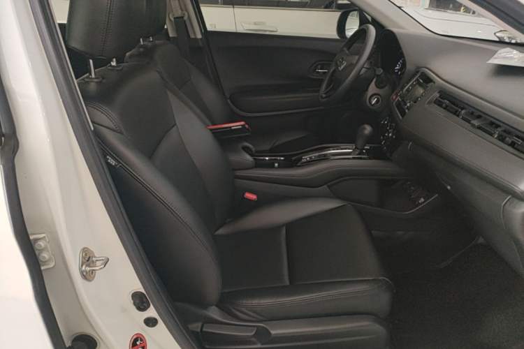 Used Honda Vezel 2017 1.5L CVT 2WD Comfort Model Right Front Seat