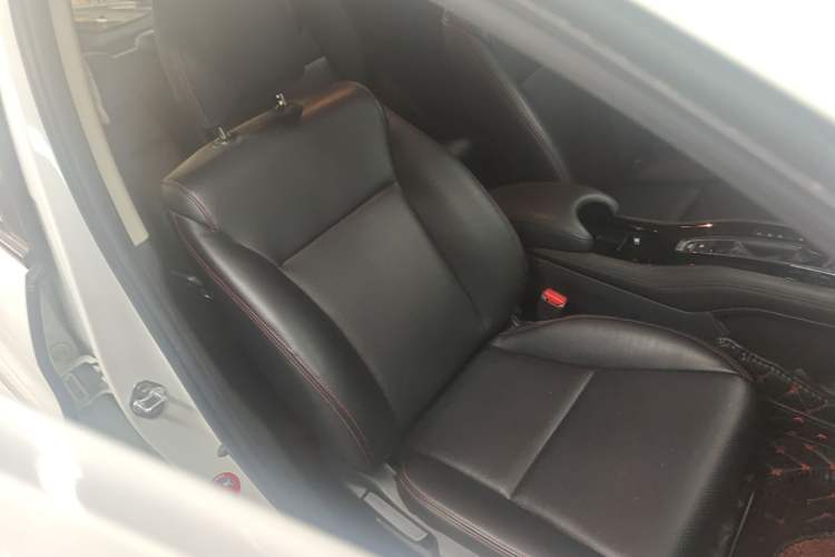 Used Honda Vezel 2017 1.5L CVT 2WD Comfort Model Right Front Seat