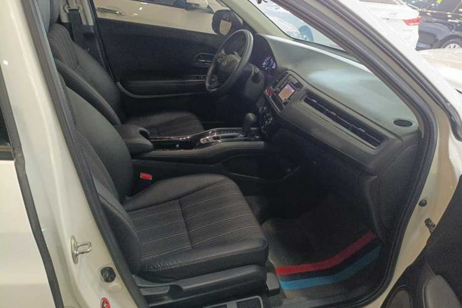 Used Honda Vezel 2017 1.8L CVT Front-Wheel Drive Pioneer Edition Right Front Seat