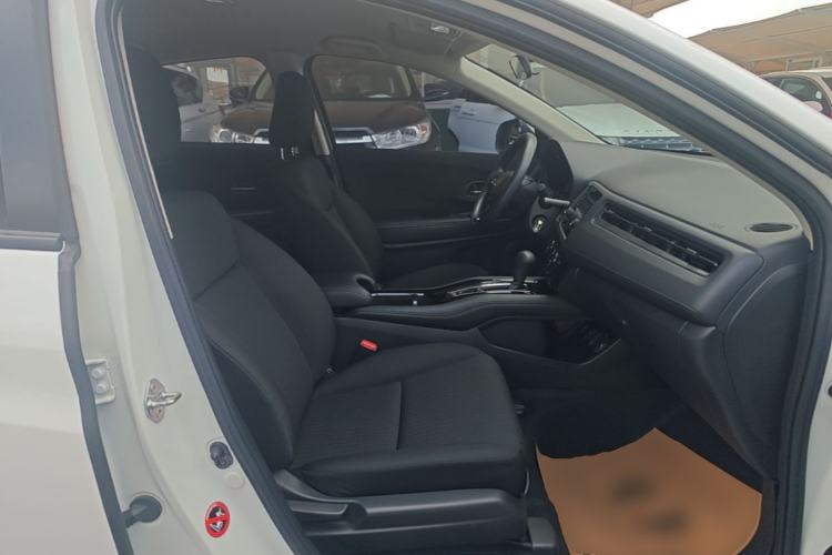 Used Honda Vezel 2017 1.5L CVT 2WD Comfort Model Right Front Seat