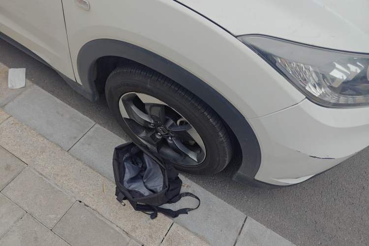 Used Honda Vezel 2017 1.8L CVT Front-Wheel Drive Pioneer Edition Right Front Wheel Hub