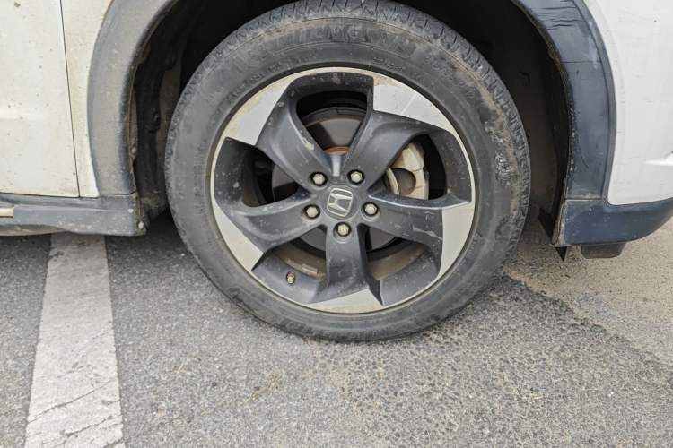 Used Honda Vezel 2017 1.8L CVT Two-Wheel Drive Luxury Model Right Front Wheel Hub
