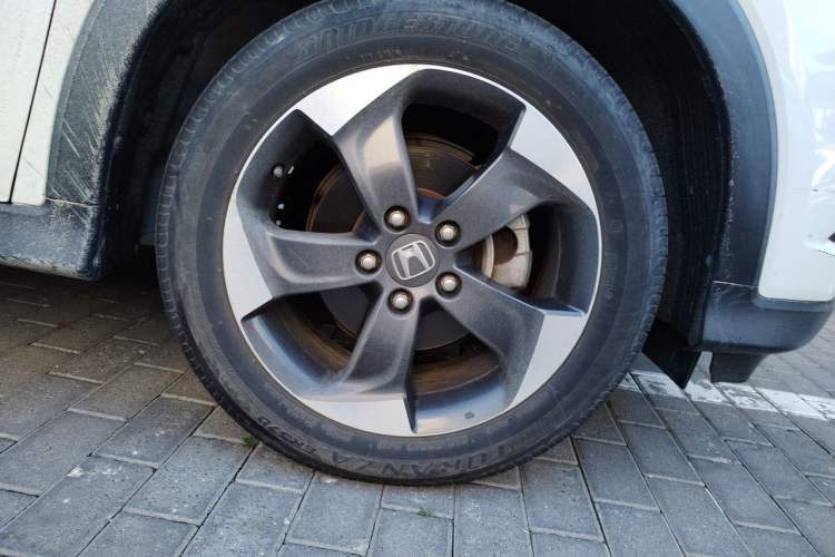 Used Honda Vezel 2017 1.8L CVT Front-Wheel Drive Pioneer Edition Right Front Wheel Hub