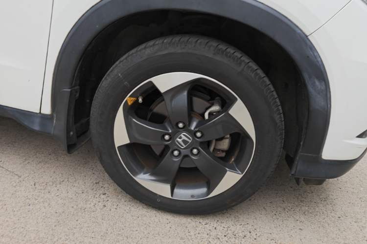 Used Honda Vezel 2017 1.8L CVT Front-Wheel Drive Pioneer Edition Right Front Wheel Hub