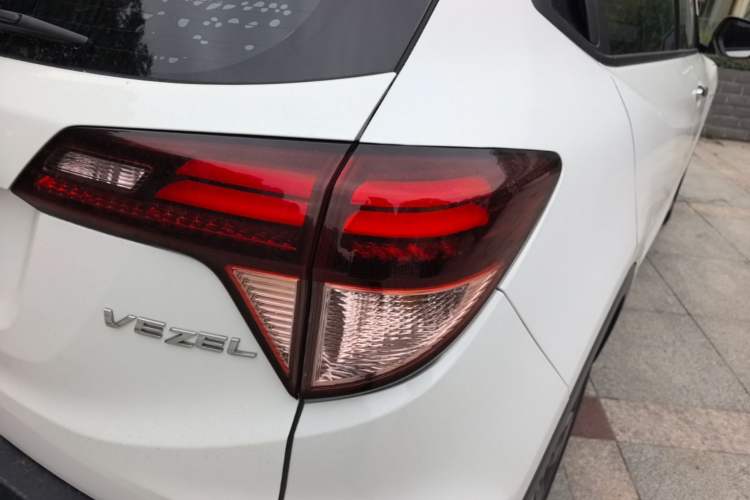 Used Honda Vezel 2017 1.8L CVT Front-Wheel Drive Pioneer Edition Right Rear Taillight