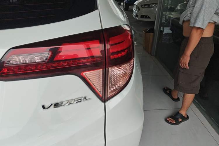Used Honda Vezel 2017 1.8L CVT Front-Wheel Drive Pioneer Edition Right Rear Taillight