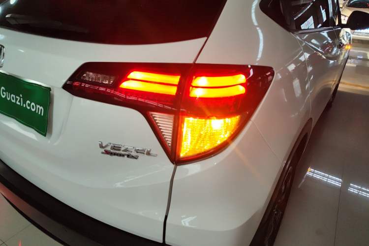 Used Honda Vezel 2017 1.8L CVT Front-Wheel Drive Pioneer Edition Right Rear Taillight