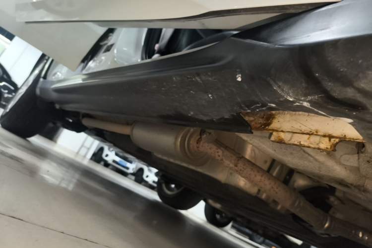 Used Honda Vezel 2017 1.5L CVT 2WD Comfort Model Right Side Sill