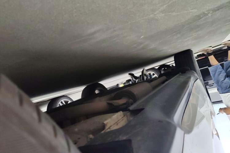 Used Honda Vezel 2017 1.8L CVT Front-Wheel Drive Pioneer Edition Right Side Sill