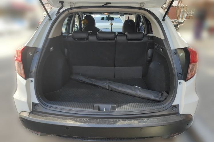 Used Honda Vezel 2017 1.5L CVT 2WD Comfort Model Trunk