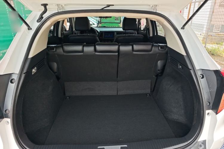 Used Honda Vezel 2017 1.8L CVT 2WD Elite Model Trunk