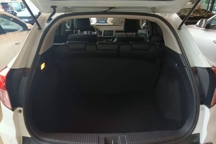 Used Honda Vezel 2017 1.8L CVT Front-Wheel Drive Pioneer Edition Trunk