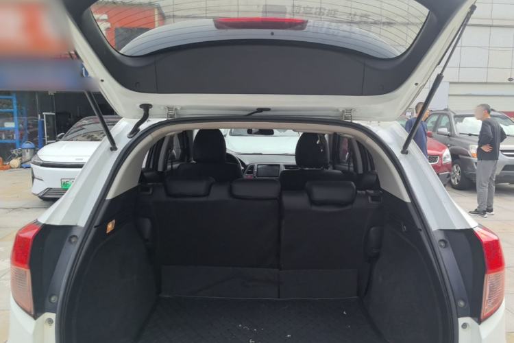 Used Honda Vezel 2017 1.5L CVT 2WD Comfort Model Trunk