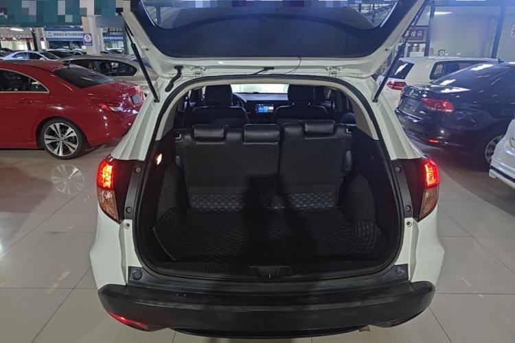 Used Honda Vezel 2017 1.5L CVT 2WD Comfort Model Trunk