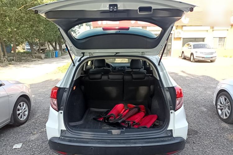 Used Honda Vezel 2017 1.5L CVT 2WD Comfort Model Trunk