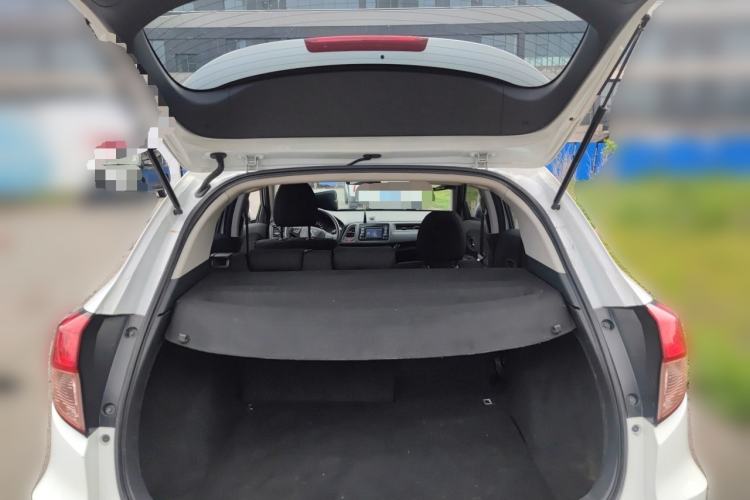 Used Honda Vezel 2017 1.5L CVT 2WD Comfort Model Trunk