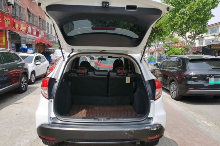 Used Honda Vezel 2017 1.5L CVT 2WD Comfort Model Trunk