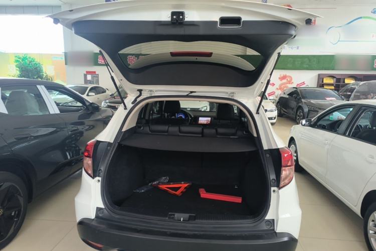 Used Honda Vezel 2017 1.8L CVT Front-Wheel Drive Pioneer Edition Trunk