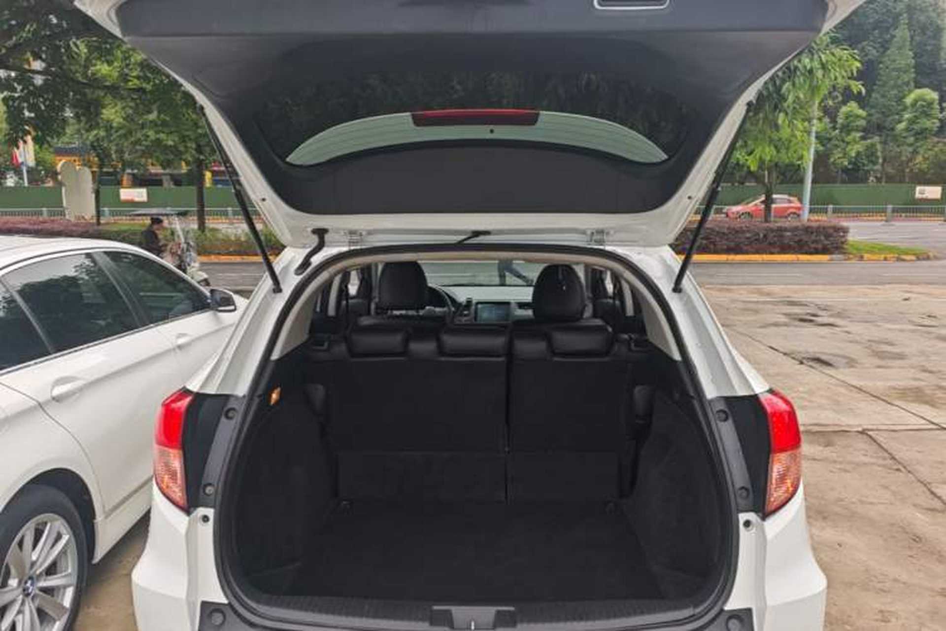Used Honda Vezel 2017 1.8L CVT 2WD Elite Model Trunk