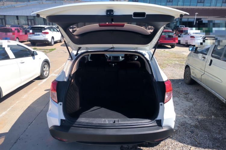 Used Honda Vezel 2017 1.5L CVT 2WD Comfort Model Trunk