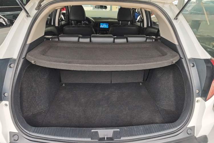 Used Honda Vezel 2017 1.8L CVT Front-Wheel Drive Pioneer Edition Trunk