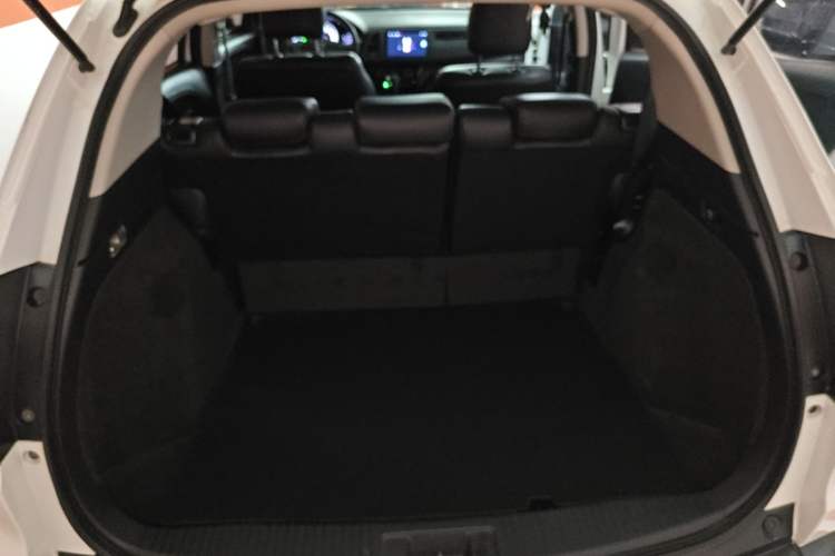 Used Honda Vezel 2017 1.5L CVT 2WD Comfort Model Trunk