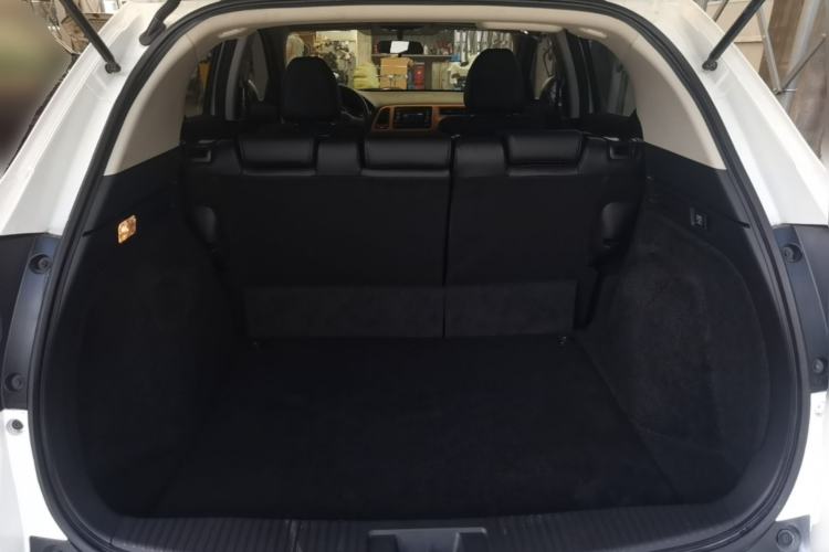 Used Honda Vezel 2017 1.8L CVT Front-Wheel Drive Pioneer Edition Trunk