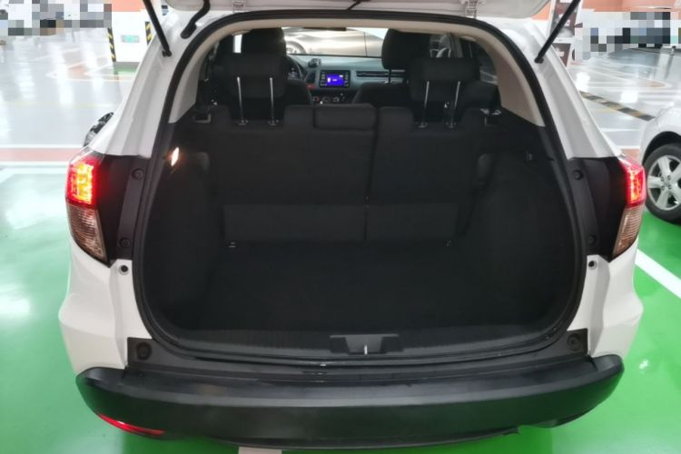 Used Honda Vezel 2017 1.5L CVT 2WD Comfort Model Trunk