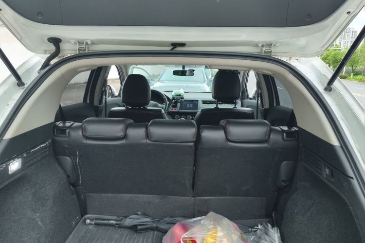 Used Honda Vezel 2017 1.5L CVT 2WD Comfort Model Trunk