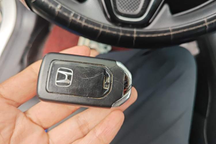 Used Honda Vezel 2017 1.8L CVT Front-Wheel Drive Pioneer Edition Vehicle Key