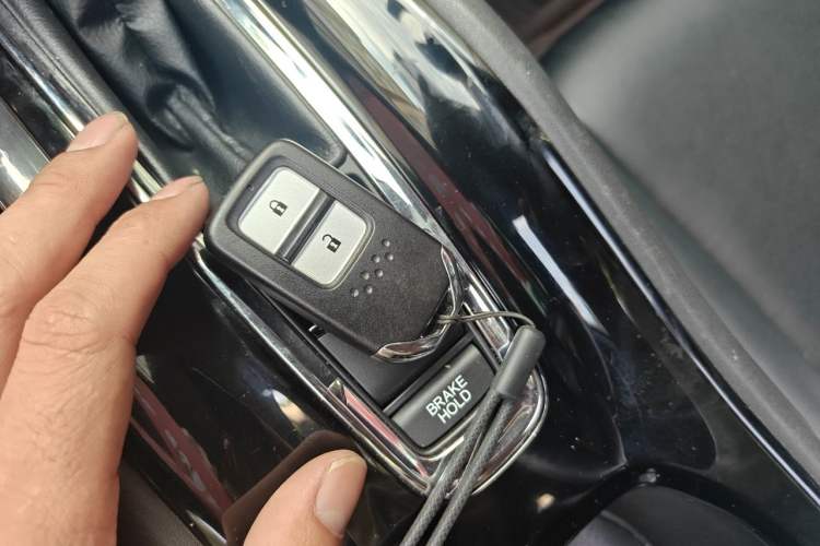 Used Honda Vezel 2017 1.8L CVT Front-Wheel Drive Pioneer Edition Vehicle Key