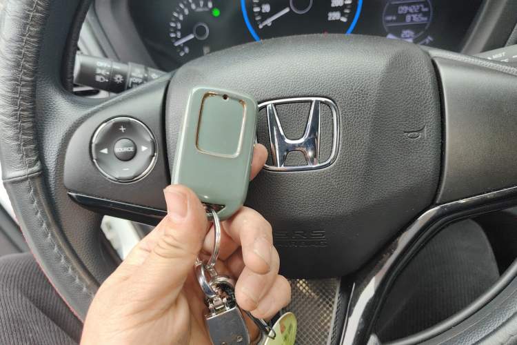 Used Honda Vezel 2017 1.8L CVT Front-Wheel Drive Pioneer Edition Vehicle Key