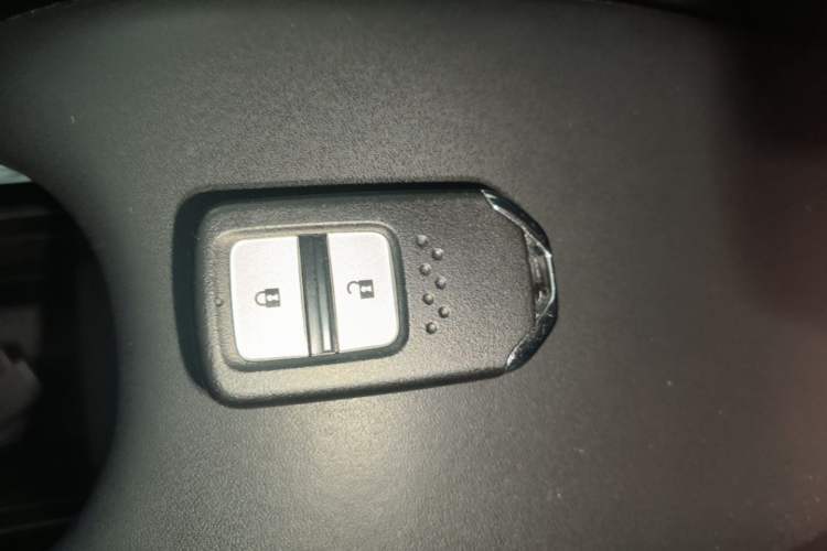 Used Honda Vezel 2017 1.8L CVT Front-Wheel Drive Pioneer Edition Vehicle Key