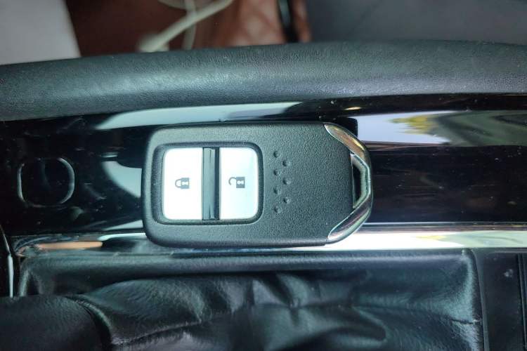 Used Honda Vezel 2017 1.8L CVT Front-Wheel Drive Pioneer Edition Vehicle Key