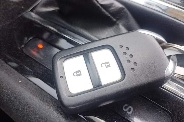 Used Honda Vezel 2017 1.8L CVT Front-Wheel Drive Pioneer Edition Vehicle Key