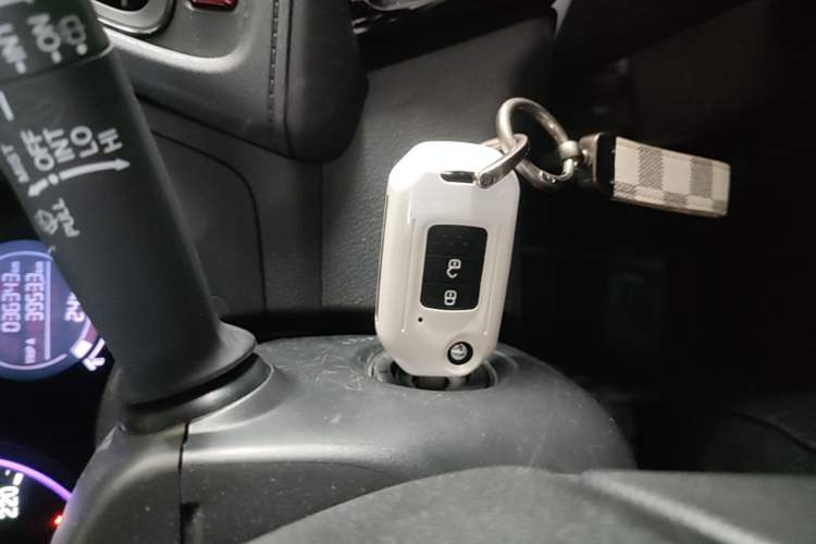 Used Honda Vezel 2017 1.5L CVT 2WD Comfort Model Vehicle Key