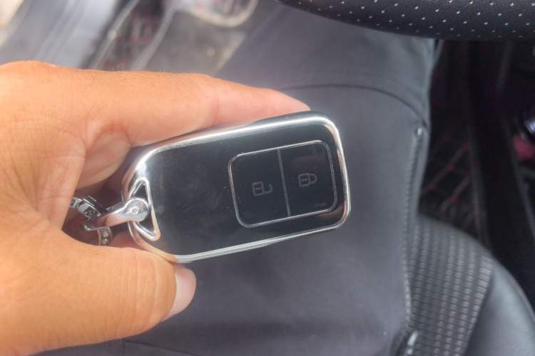 Used Honda Vezel 2017 1.8L CVT Front-Wheel Drive Pioneer Edition Vehicle Key