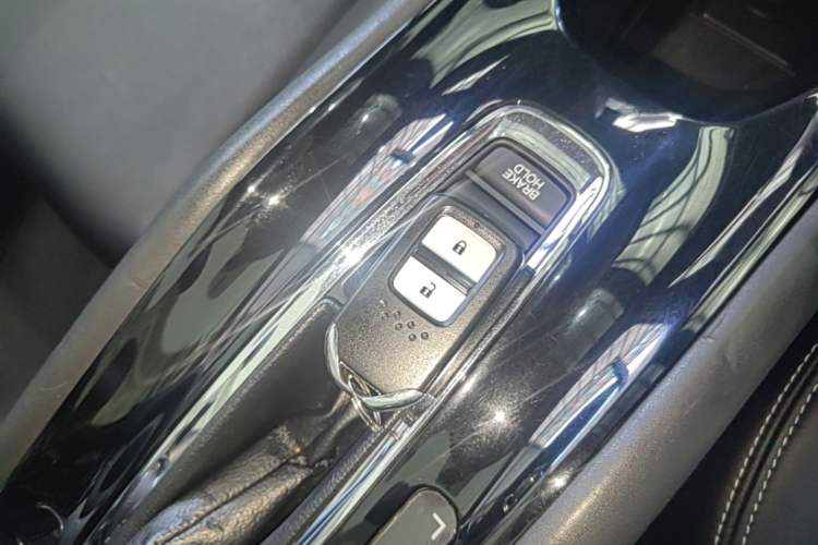 Used Honda Vezel 2017 1.8L CVT Front-Wheel Drive Pioneer Edition Vehicle Key