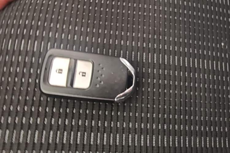 Used Honda Vezel 2017 1.8L CVT Front-Wheel Drive Pioneer Edition Vehicle Key