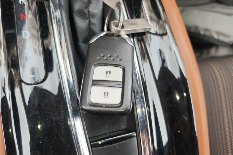 Used Honda Vezel 2017 1.8L CVT Front-Wheel Drive Pioneer Edition Vehicle Key