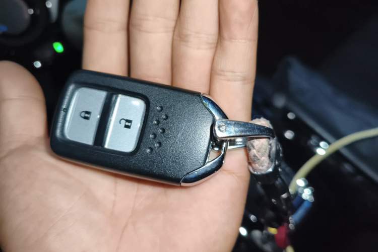 Used Honda Vezel 2017 1.8L CVT Front-Wheel Drive Pioneer Edition Vehicle Key