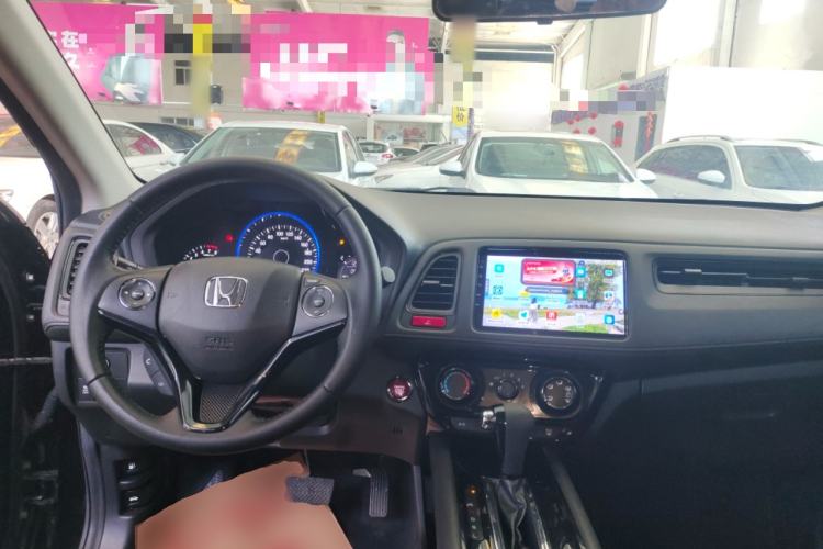 Used Honda Vezel 2018 1.5L CVT 2WD Technology Elite Model Center Console