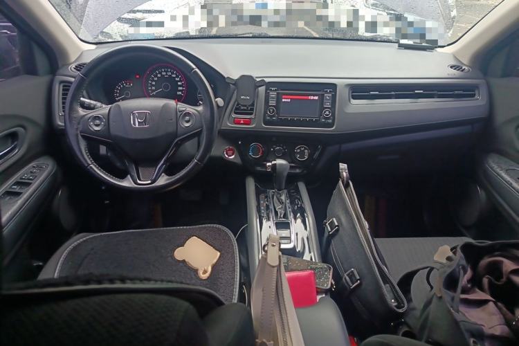Used Honda Vezel 2018 1.5L CVT 2WD Technology Elite Model Center Console