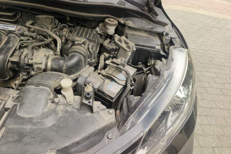 Used Honda Vezel 2018 1.5L CVT 2WD Technology Elite Model Engine Bay Left