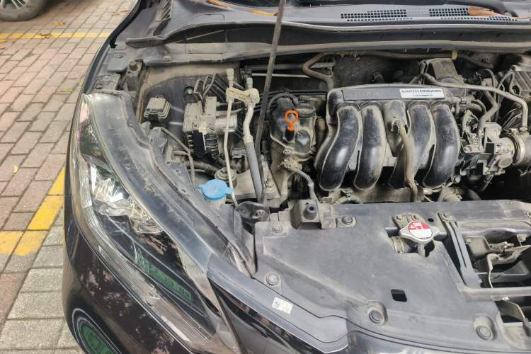 Used Honda Vezel 2018 1.5L CVT 2WD Technology Elite Model Engine Bay Right