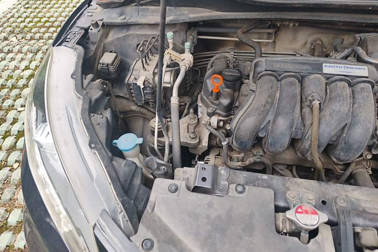Used Honda Vezel 2018 1.5L CVT 2WD Technology Elite Model Engine Bay Right
