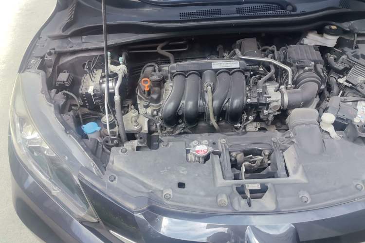 Used Honda Vezel 2018 1.5L CVT 2WD Technology Elite Model Engine Bay Right
